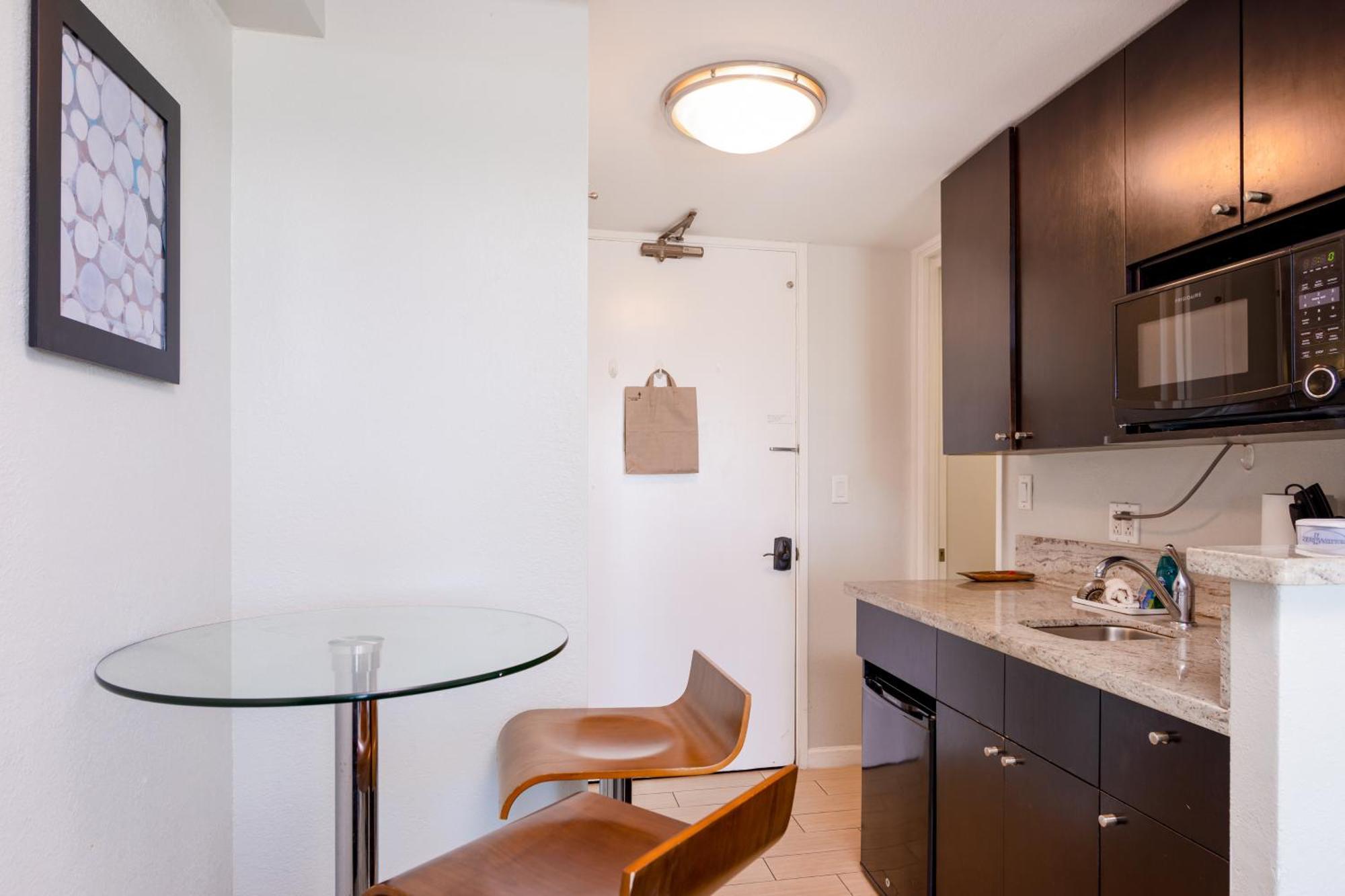 Island Colony Suites Honolulu Quarto foto